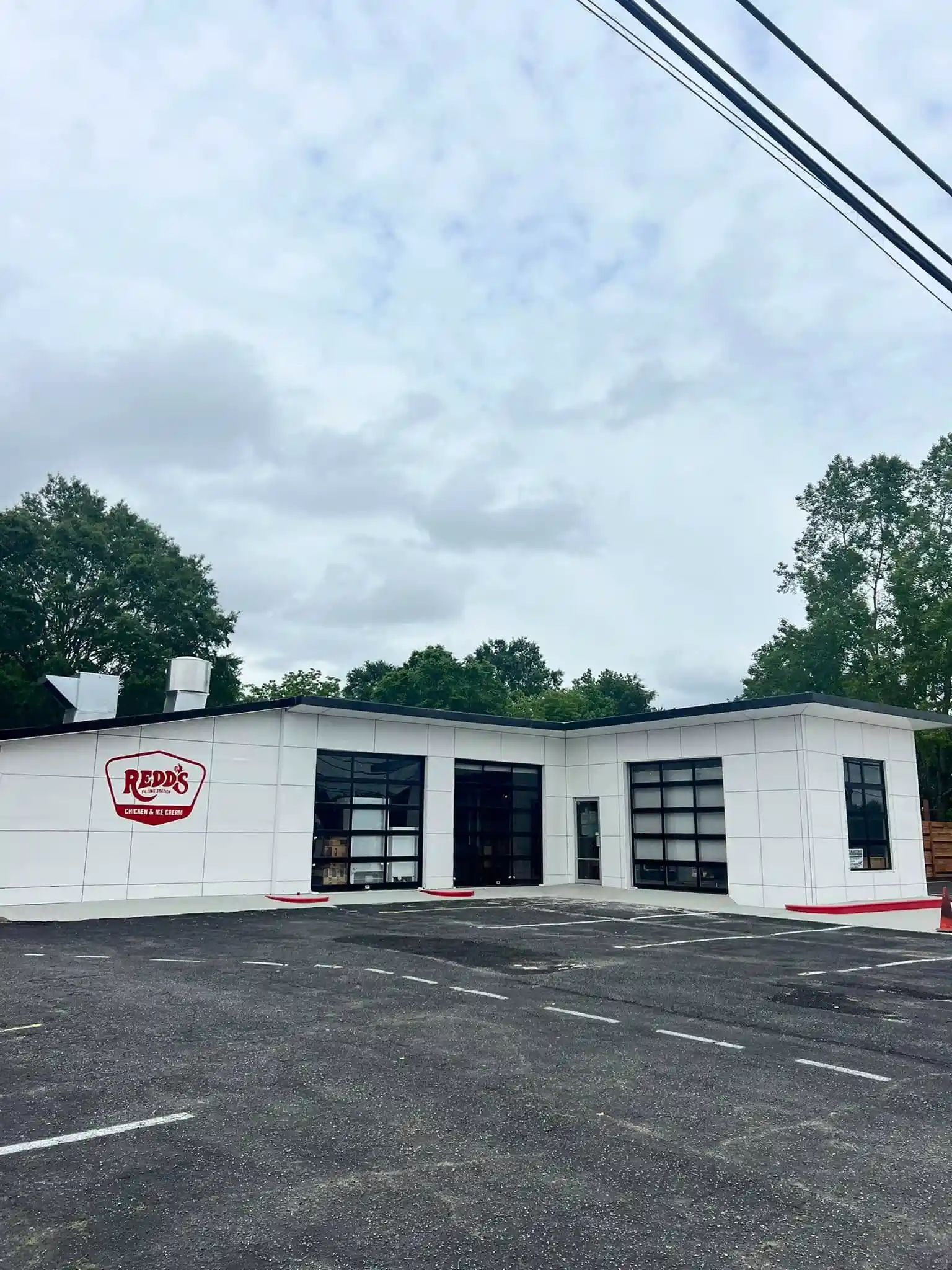 Redd’s Filling Station