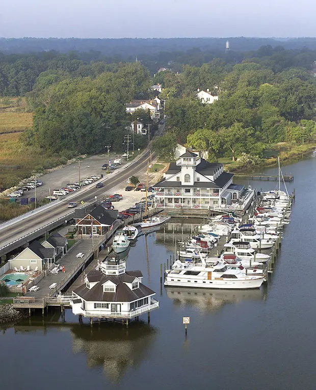 Genuine Smithfield - Smithfield Station Waterfront Inn Restaurant and Marina